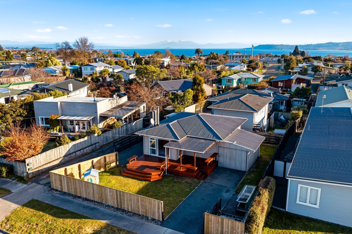1/11 Koha Road, Taupo, Taupo - Carousel 24