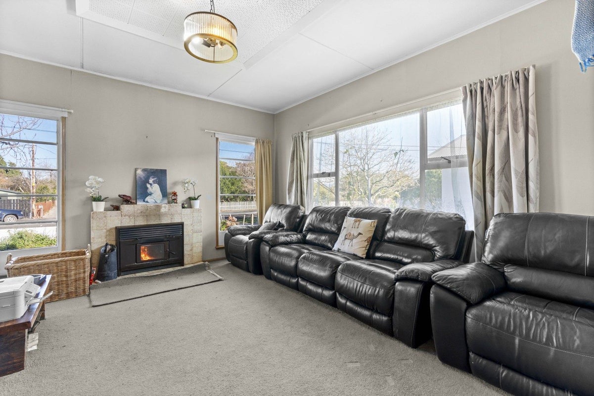 72 Kent Street, Carterton - Carousel 2