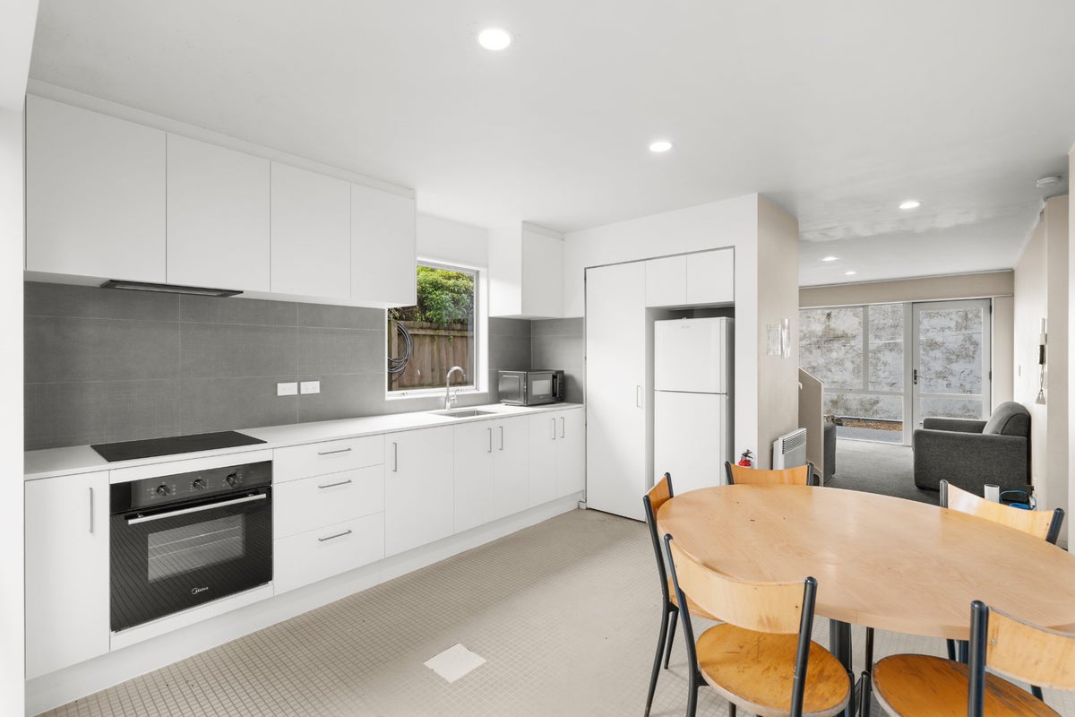 2/340 Lincoln Road, Addington, Christchurch - Carousel 1