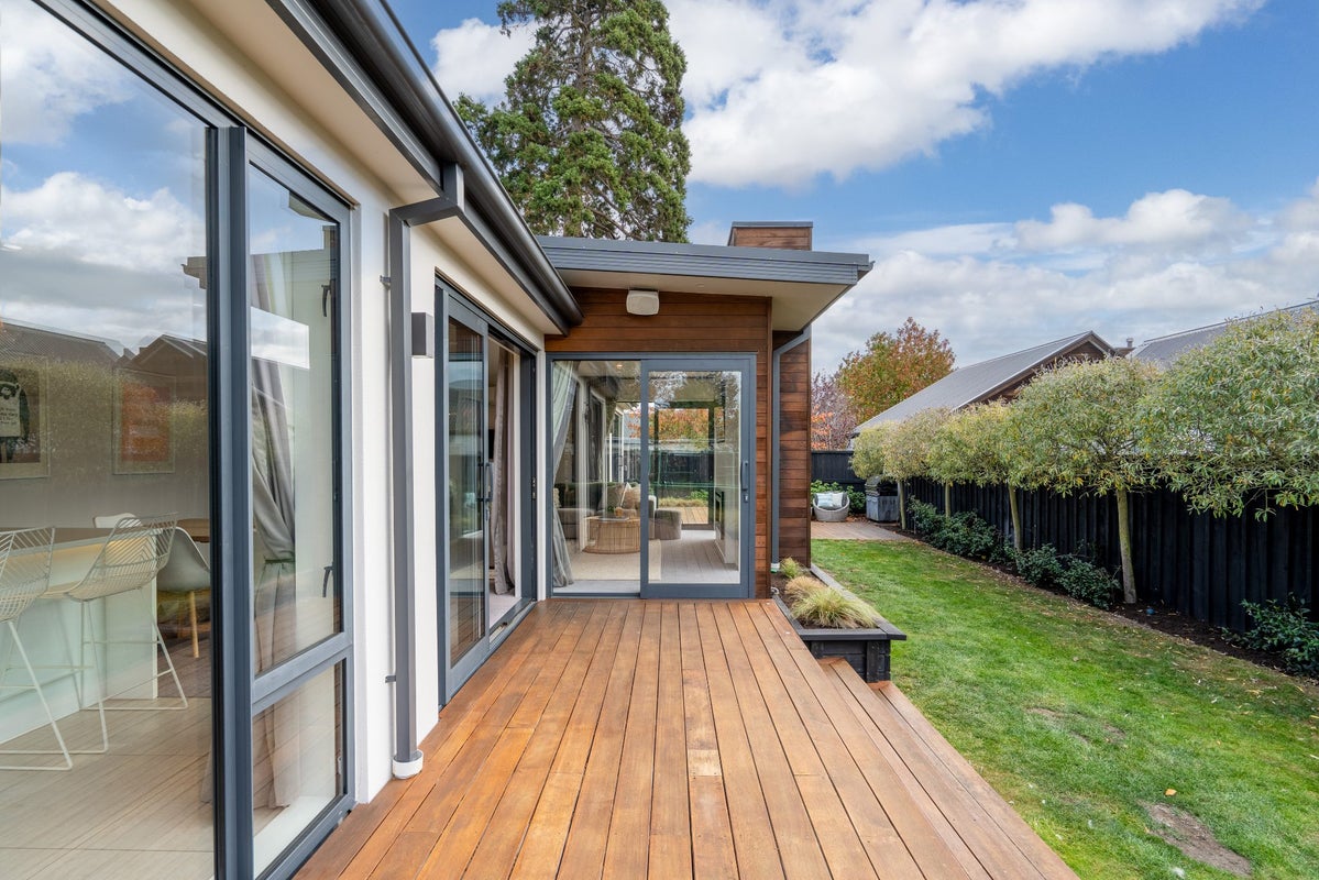 2 Old Mill Lane, Parklands, Christchurch - Carousel 28