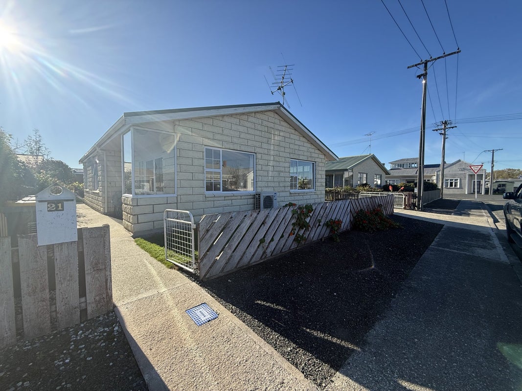 21 Gordon Street, Balclutha, Balclutha - Carousel 1