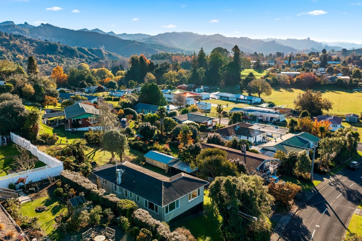 16 Tarrangower Avenue, Taumarunui, Taumarunui - Carousel 26