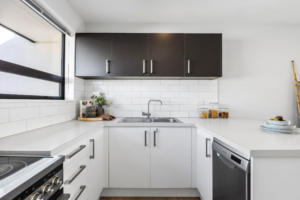 2/134 Geraldine Street, Edgeware, Christchurch - Carousel 2