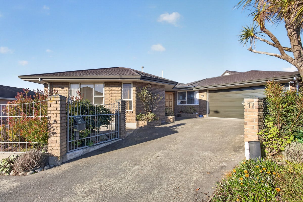 1/17 Cordyline Place, Waimairi Beach, Christchurch - Carousel 1