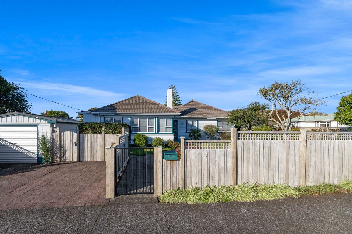 125 Seaview Road, Westown, New Plymouth - Carousel 2