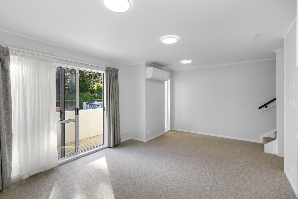 69D Elizabeth Street, Mount Victoria, Wellington - Carousel 1