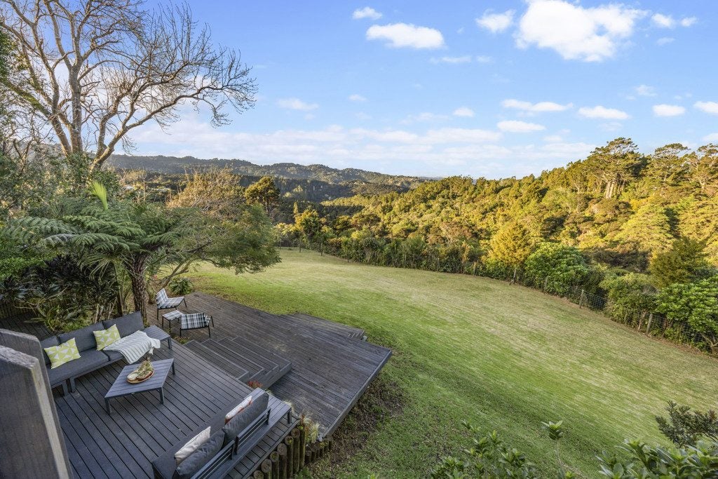 3 Laingfield Terrace, Laingholm, Auckland - Carousel 2