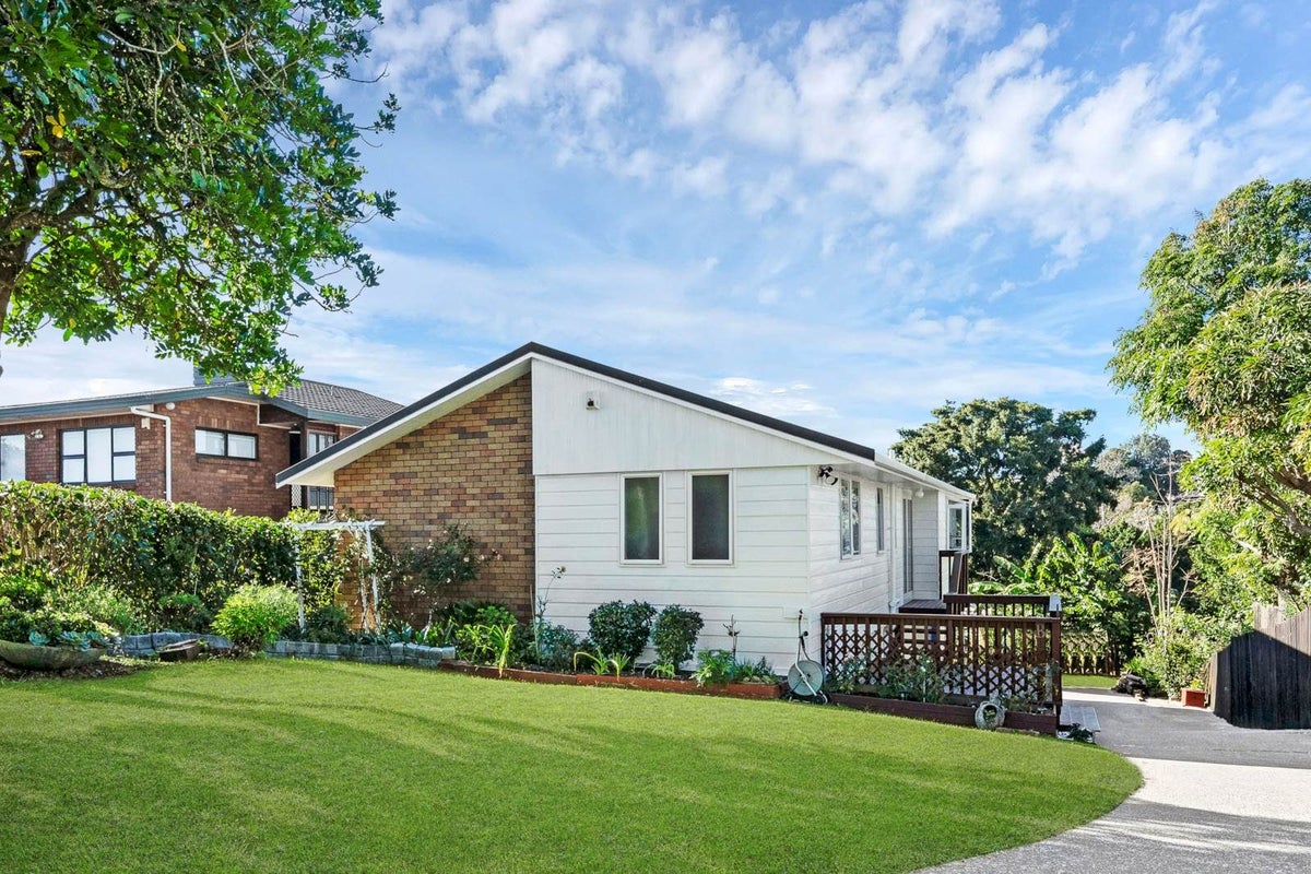 80B Bollard Avenue, New Windsor, Auckland - Carousel 1