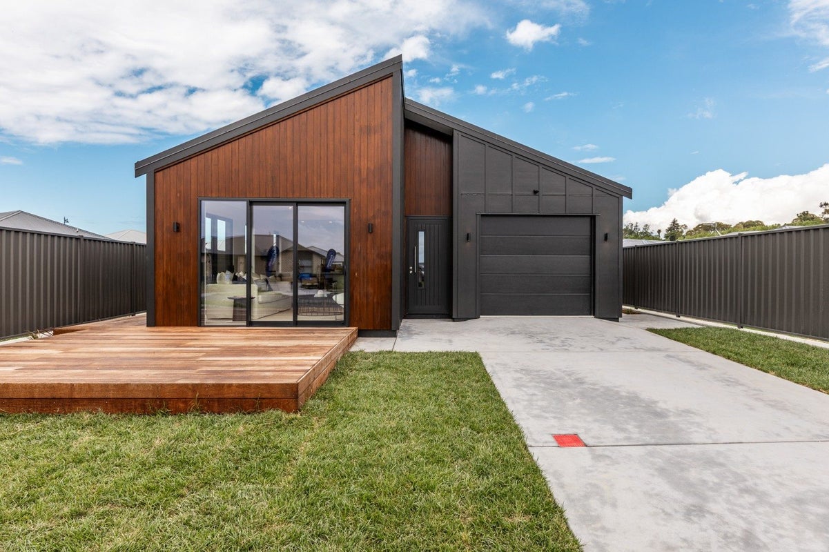 6 Tutira Place, Poraiti, Napier - Carousel 13