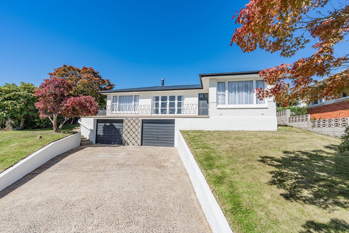 17 Kennedy Road, Fairfield, Dunedin - Carousel 1