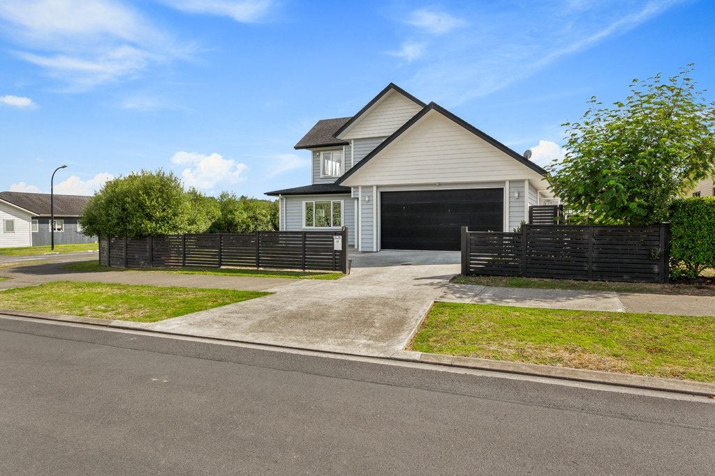 17 Walter Ruddock Avenue, Kumeu - Carousel 28