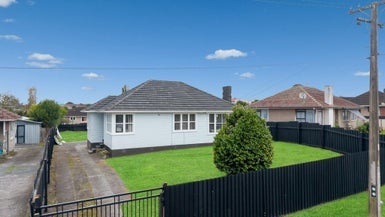 18 Crown Crescent, Otara, Auckland - Carousel 1
