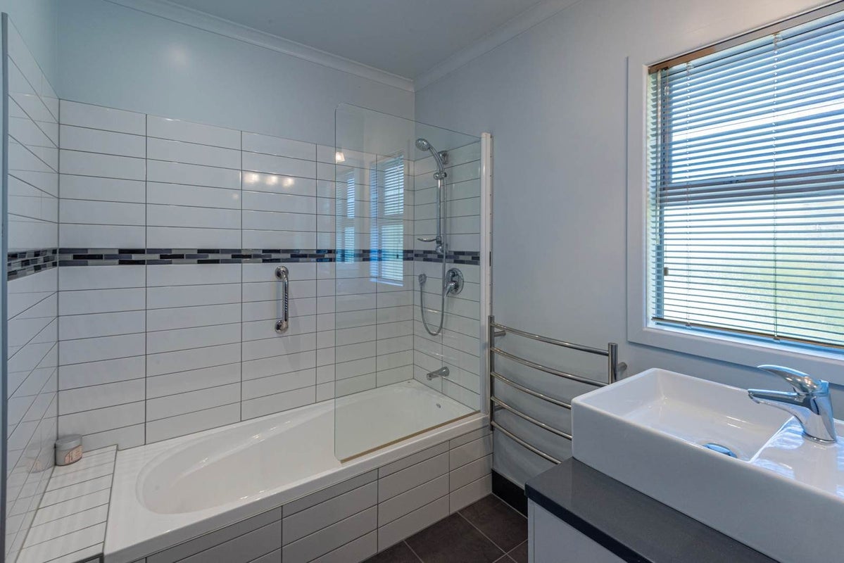 1 Parahaki Street, Regent, Whangarei - Carousel 10