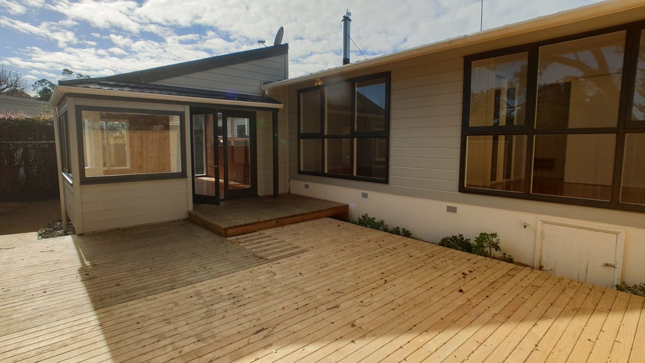 56 Woodstock Road, Forrest Hill, Auckland - Carousel 1