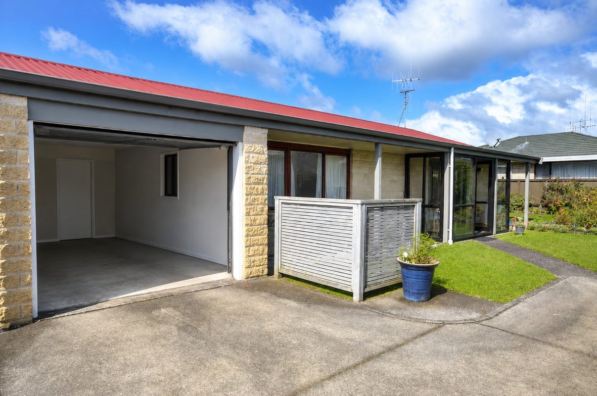 17B Pemberton Crescent, Greerton, Tauranga - Carousel 13