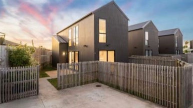 2C Otaimako Place, Mangere, Auckland - Carousel 1
