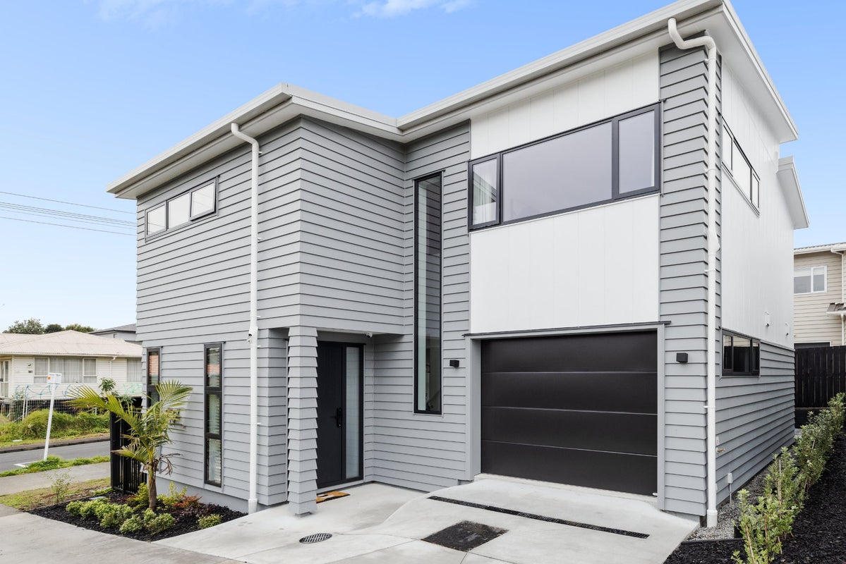 10A Kotuku Street, Te Atatu Peninsula, Auckland - Carousel 1