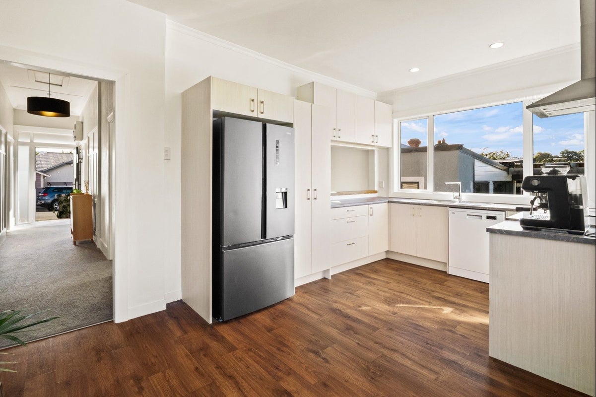 17 Beresford Street, Kaikorai, Dunedin - Carousel 2