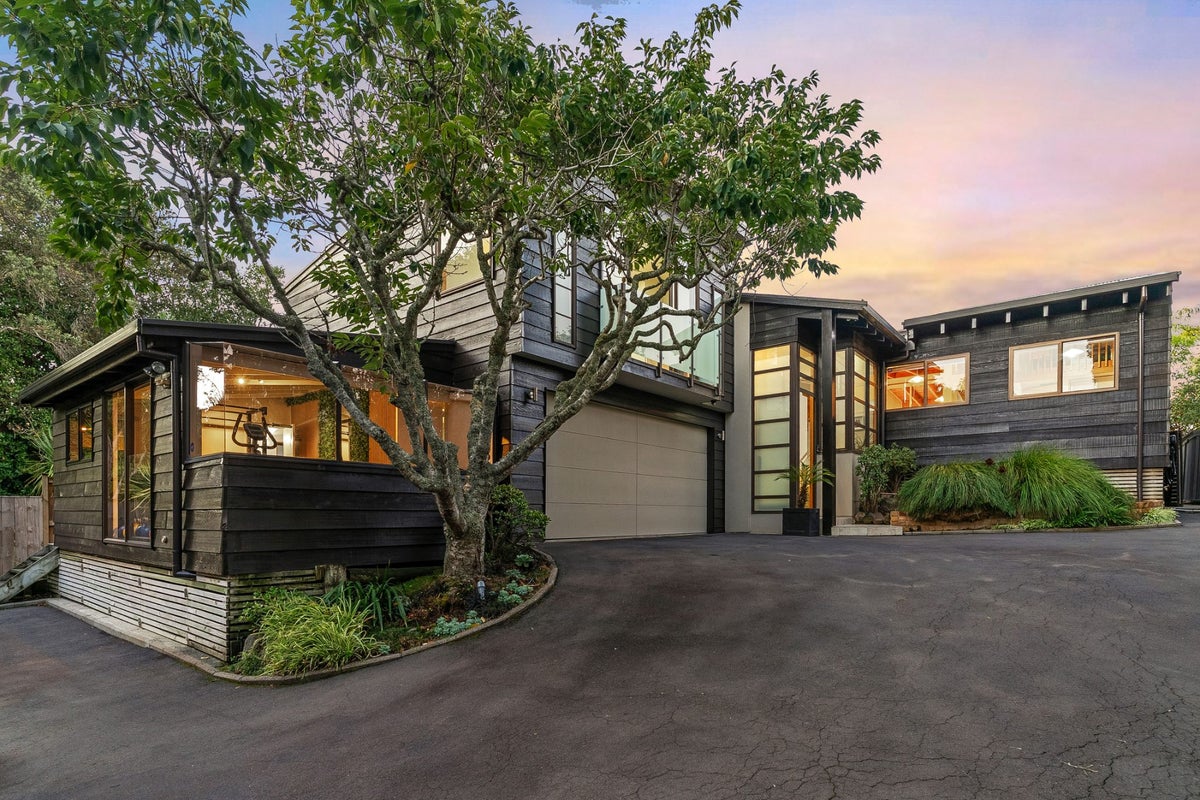88A Beach Road, Mellons Bay, Auckland - Carousel 1