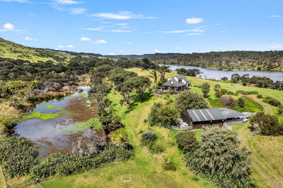 487 Wilson Road, Helensville - Carousel 1