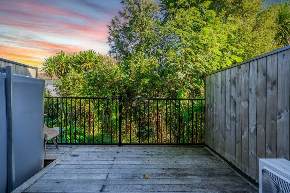 56 Raupeti Lane, Henderson, Auckland - Carousel 1