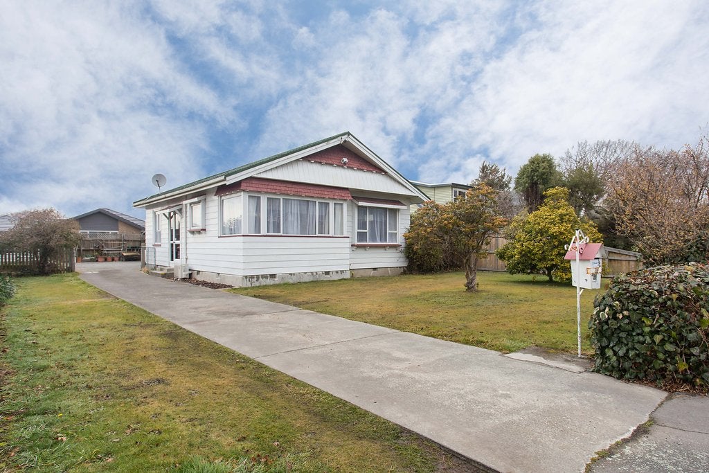 111 Aorangi Road, Bryndwr, Christchurch - Carousel 1