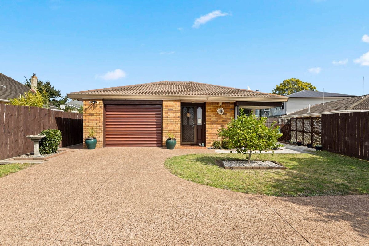 1/100 Coronation Road, Papatoetoe, Auckland - Carousel 1