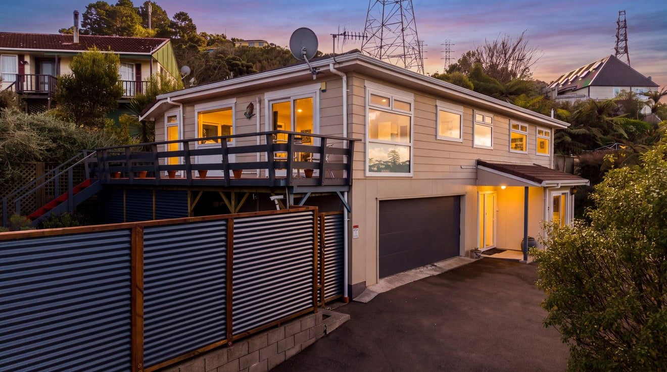 1 Kilgour Way, Crofton Downs, Wellington - Carousel 1
