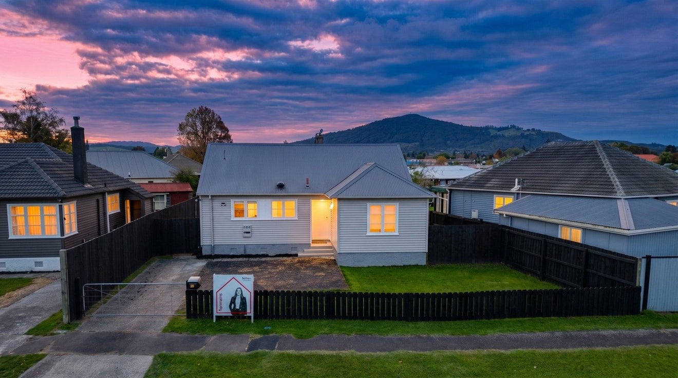 21 Miller Street, Glenholme, Rotorua - Carousel 1