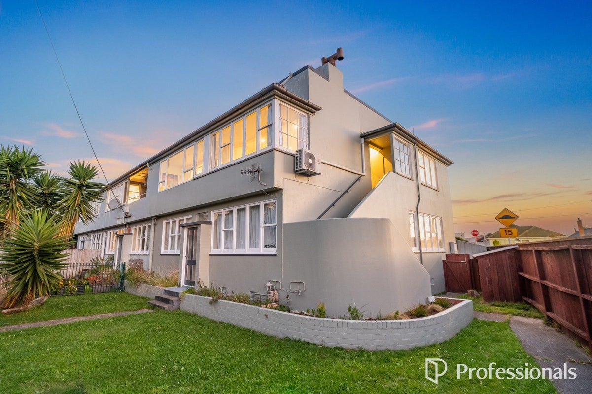 4/100 Adelaide Street, Petone, Lower Hutt - Carousel 1