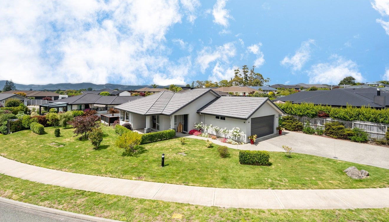 11 Les Wakefield Road, Mapua, Mapua - Carousel 1