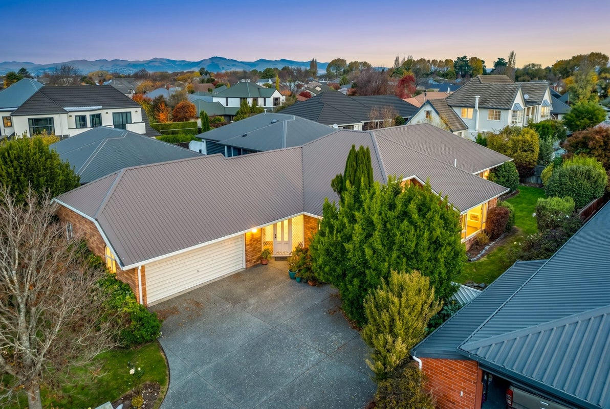 19 Abingdon Court, Avonhead, Christchurch - Carousel 1