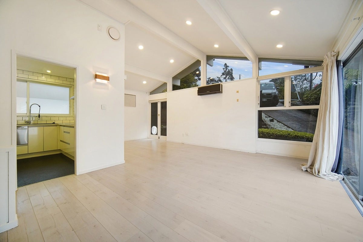 200 Godley Road, Titirangi, Auckland - Carousel 2