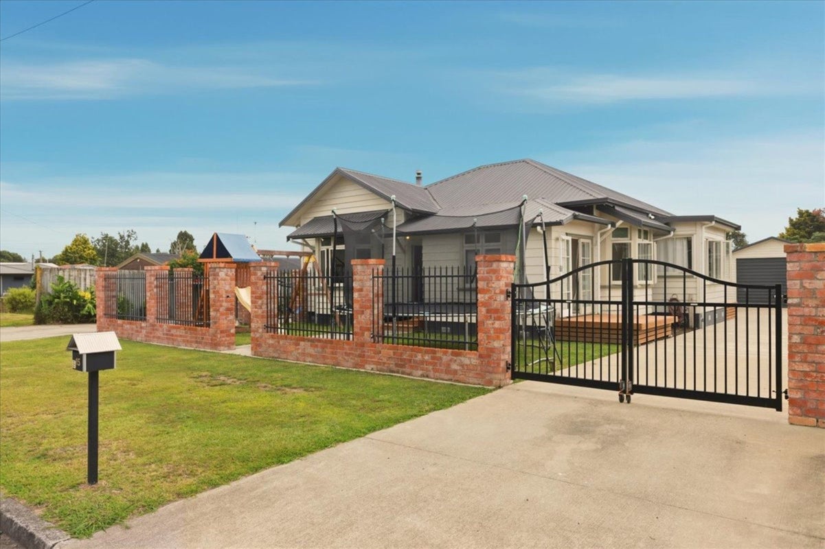 15 Hall Road, Paengaroa, Te Puke - Carousel 1