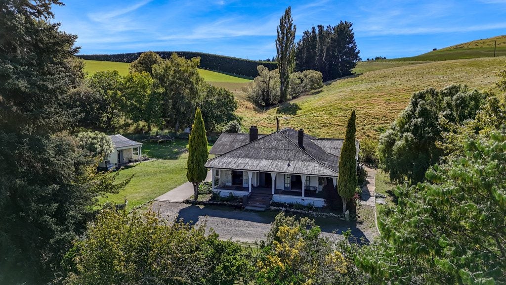 696 Karaka Road, Waikari, Hawarden - Carousel 1