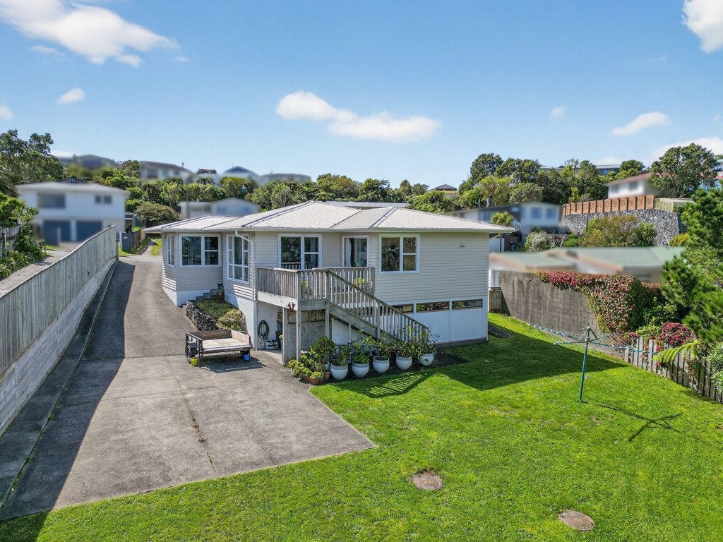 16 Cypress Drive, Maungaraki, Lower Hutt - Carousel 1