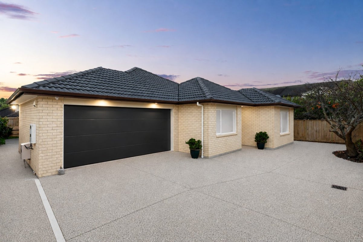 366 Chapel Road, Flat Bush, Auckland - Carousel 1