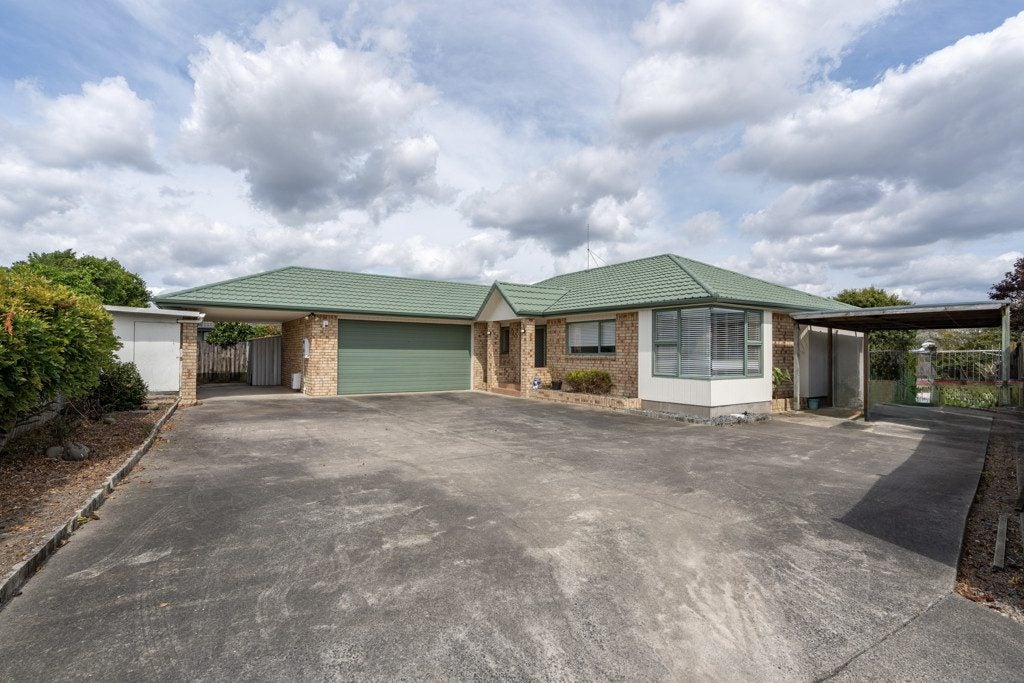 6 Ada Place, Fairview Downs, Hamilton - Carousel 1