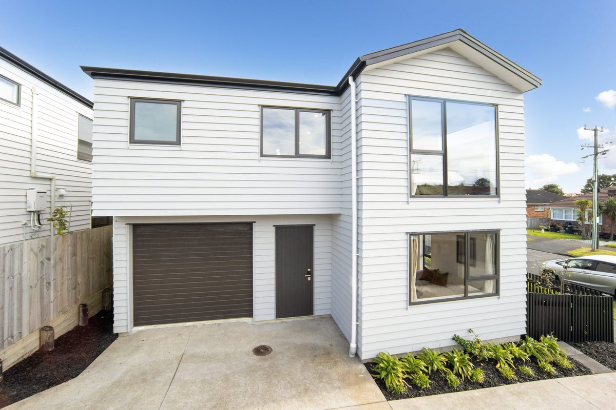 9A MacLaurin Street, Blockhouse Bay, Auckland - Carousel 1