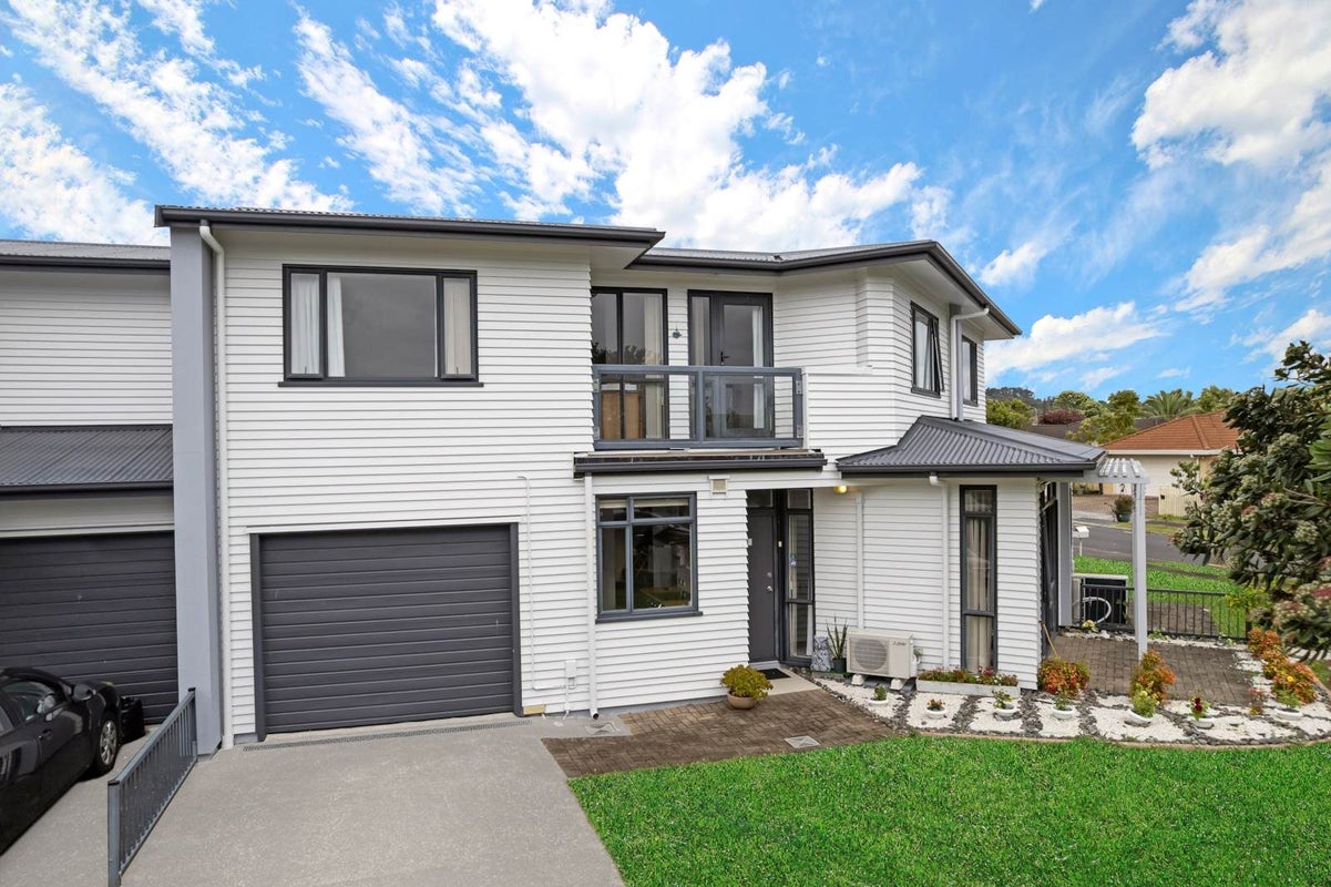 17/2 Armoy Drive, East Tamaki, Auckland - Carousel 2