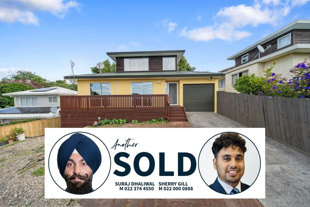 2/10 Lyell Court, Clover Park, Auckland - Carousel 1
