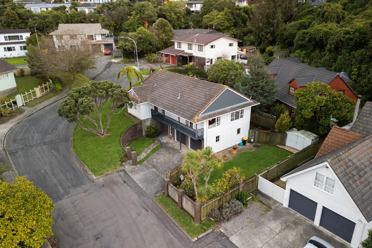 12 Newnham Court, Tawa, Wellington - Carousel 28