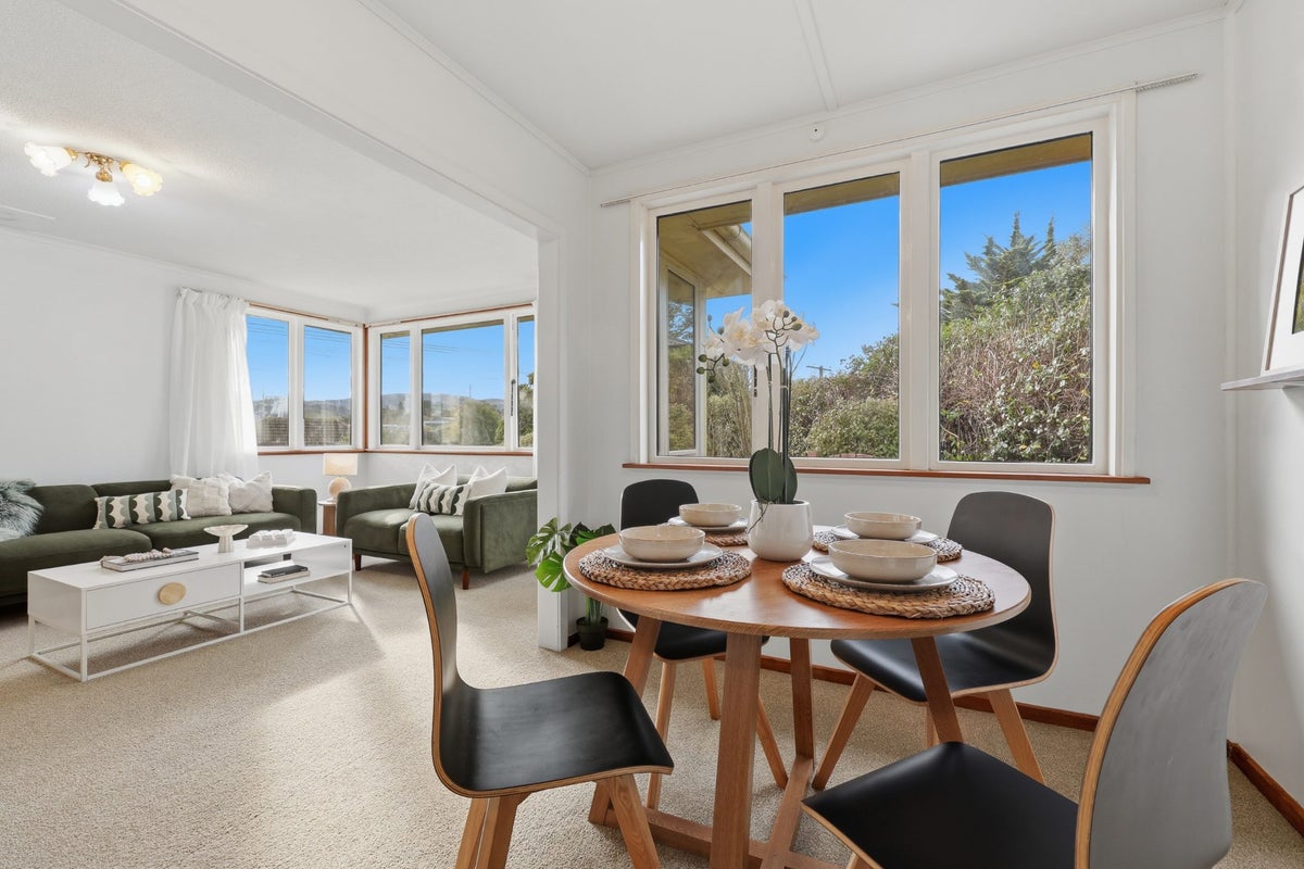 35 Columba Avenue, Calton Hill, Dunedin - Carousel 1