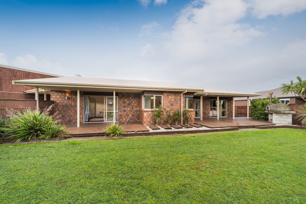 25 Masefield Terrace, Kelvin Grove, Palmerston North - Carousel 2
