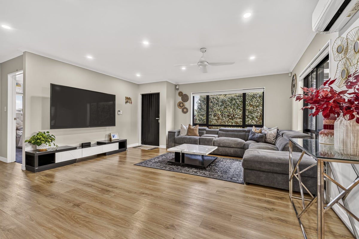 111A Russell Road, Manurewa, Auckland - Carousel 2