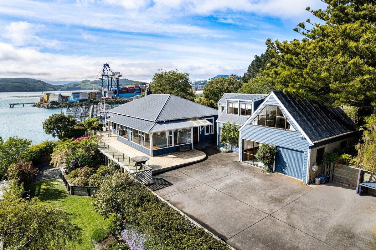64 Harbour Terrace, Careys Bay, Port Chalmers - Carousel 1