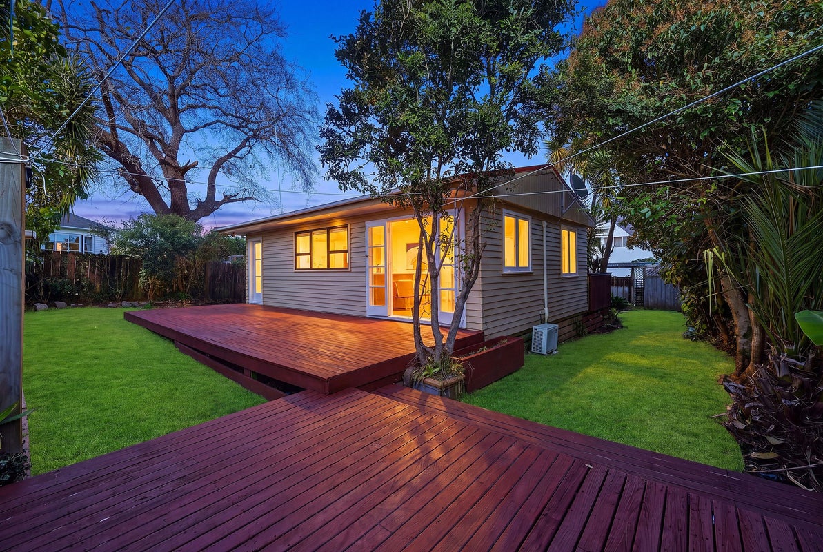 76A Gardner Avenue, New Lynn, Auckland - Carousel 1