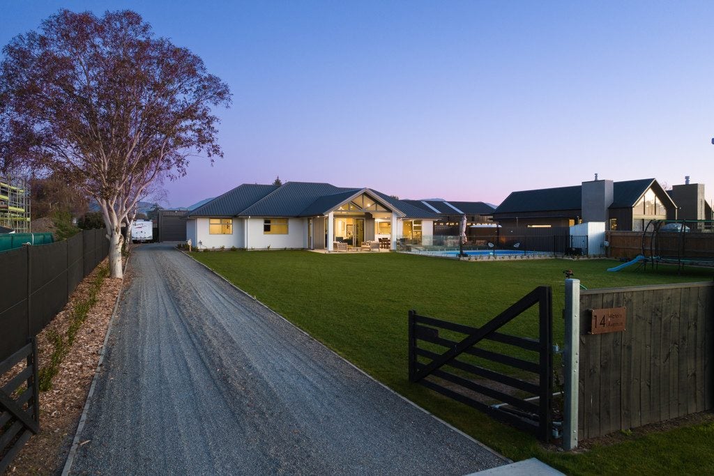 14 Waters Avenue, Burleigh, Blenheim - Carousel 2