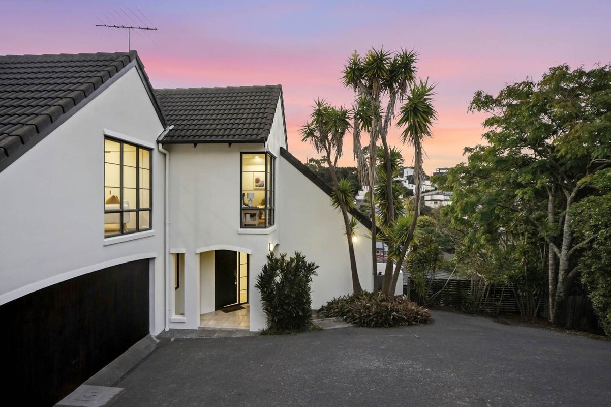 18 Bushglen Court, Browns Bay, Auckland - Carousel 1