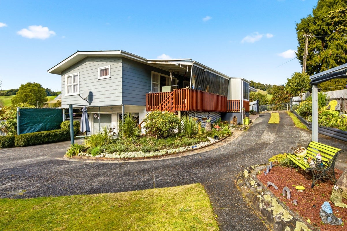 18 Boles Street, Taumarunui, Taumarunui - Carousel 1